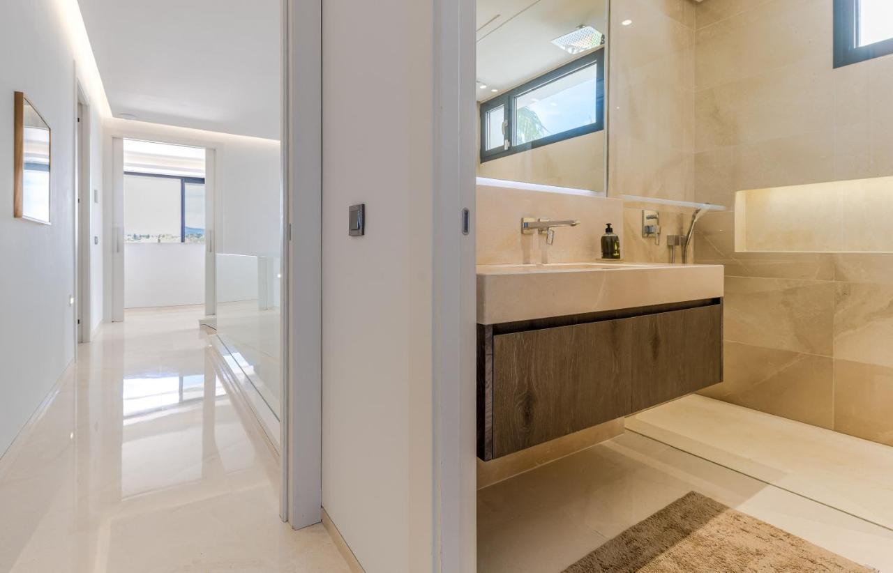 Luxury Golden Mile - 5 Bed & Open Sea View Apartment Marbella