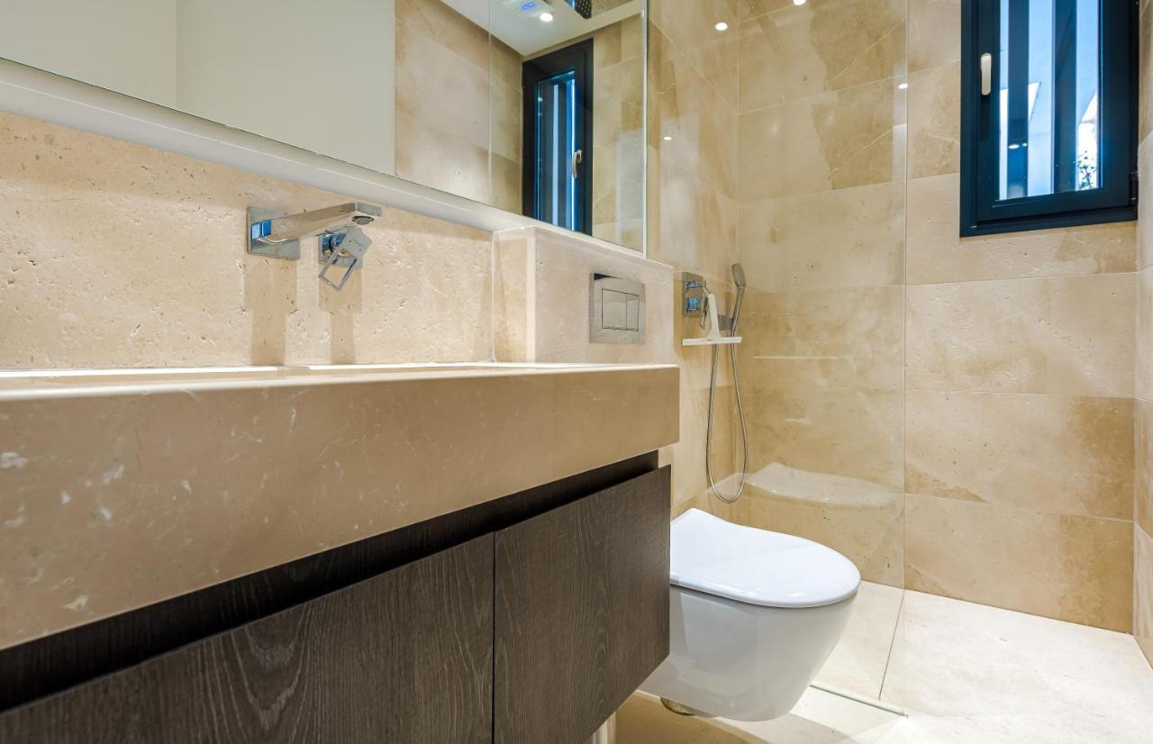 Luxury Golden Mile - 5 Bed & Open Sea View Apartment *