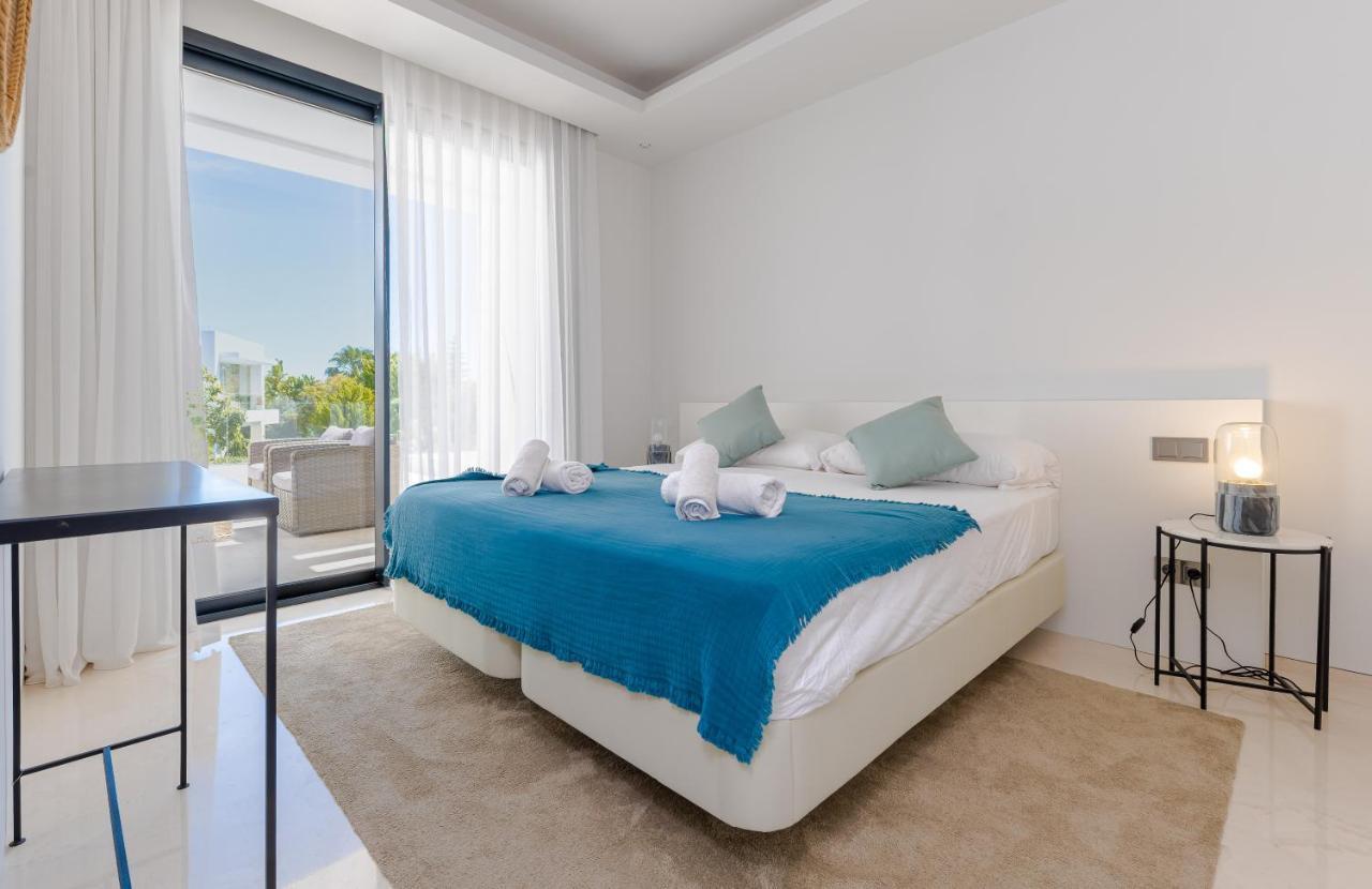 Luxury Golden Mile - 5 Bed & Open Sea View * Marbella
